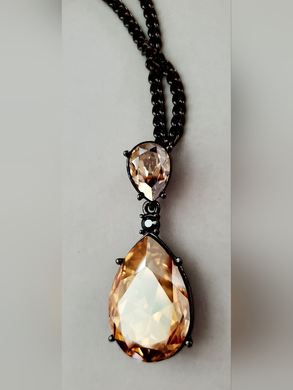 Judith Leiber Women’s HUGE SWAROVSKI Teardrop Pendant Necklace Champagne Crystal